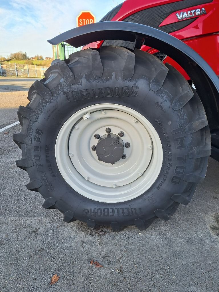 Traktor типа Valtra N154h5, Gebrauchtmaschine в Neufchâtel-en-Bray (Фотография 6)