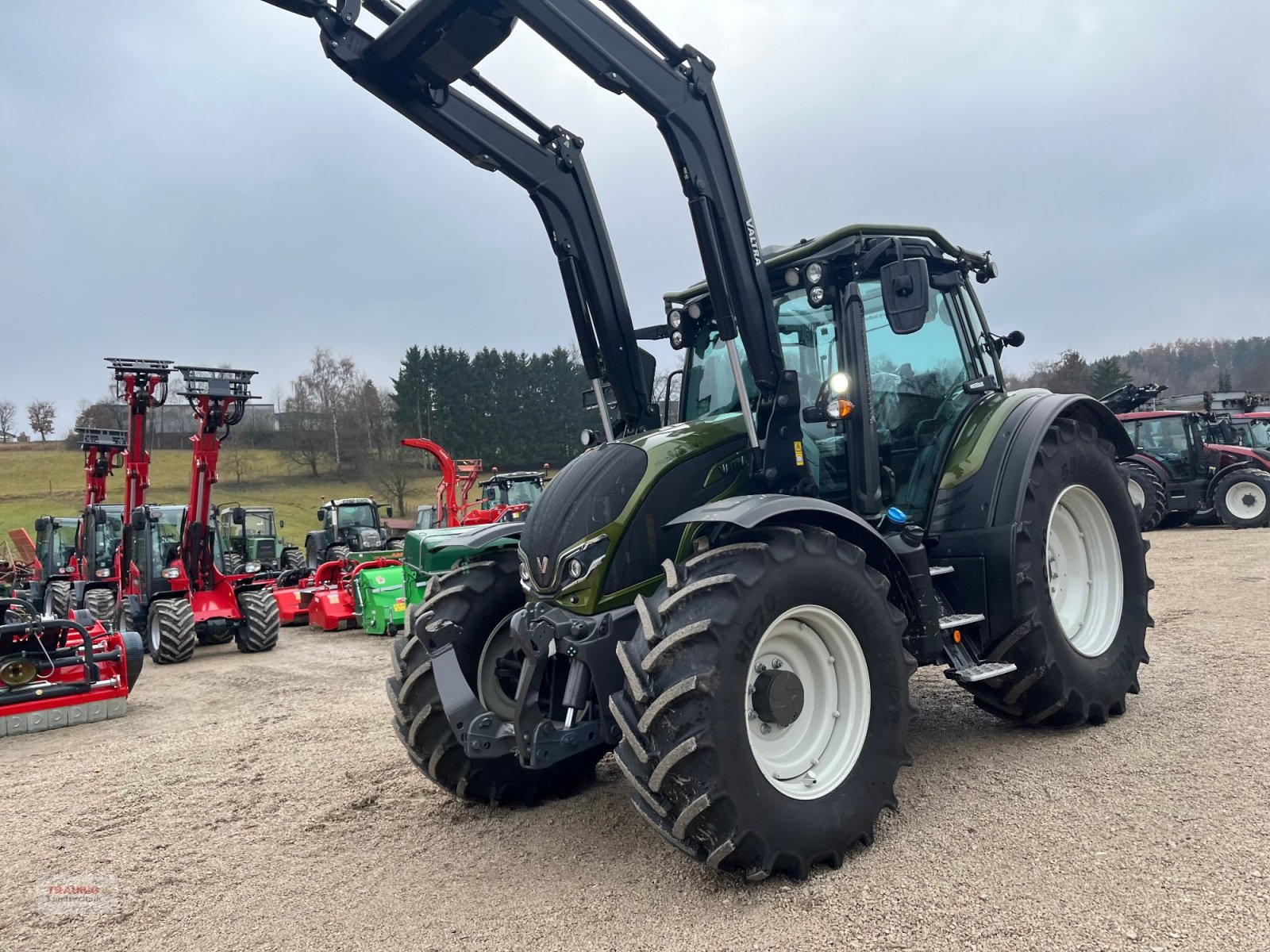 Traktor typu Valtra N155 Aktiv Forst mit FL, Neumaschine v Mainburg/Wambach (Obrázek 3)
