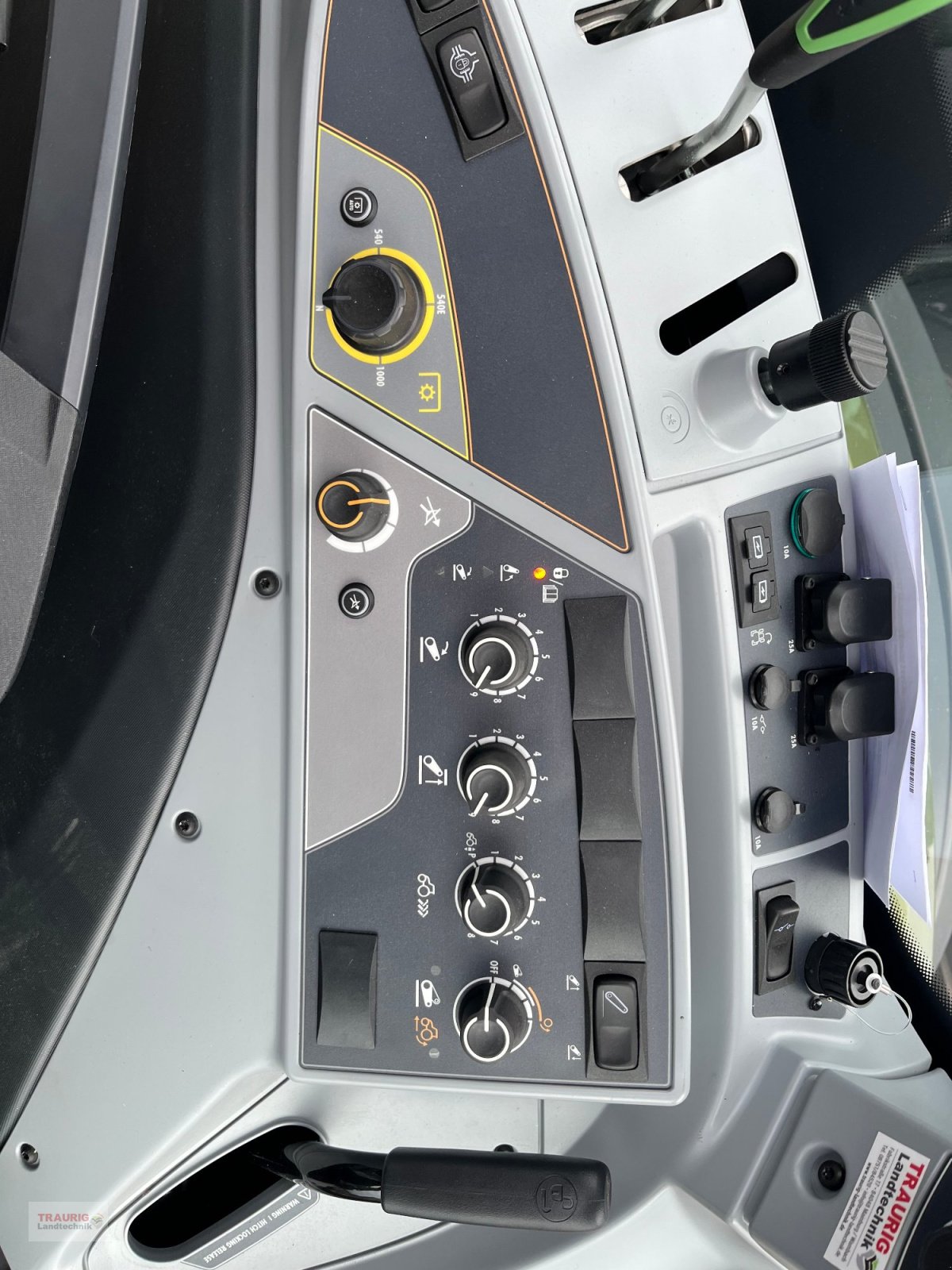 Traktor typu Valtra N155 Aktiv Forst mit FL, Neumaschine v Mainburg/Wambach (Obrázek 8)