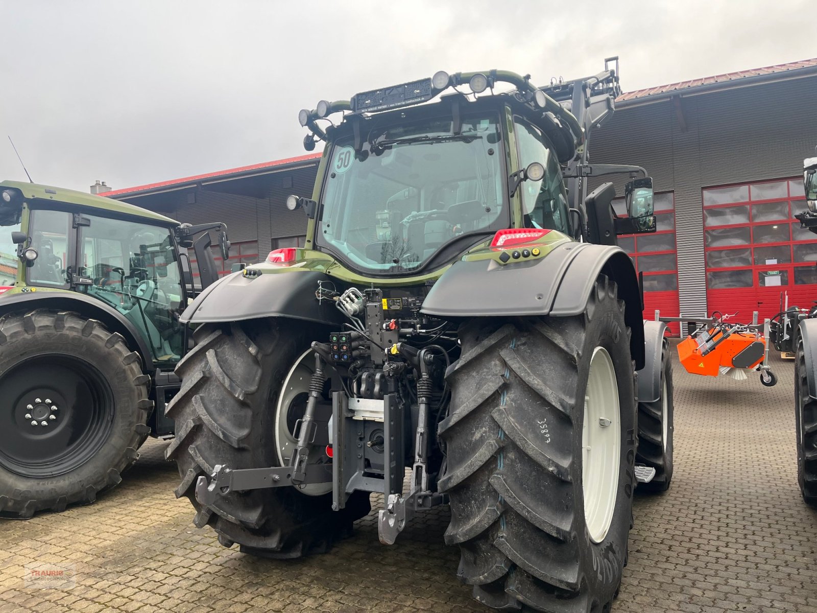 Traktor типа Valtra N155 Aktiv -Forst, Neumaschine в Mainburg/Wambach (Фотография 8)