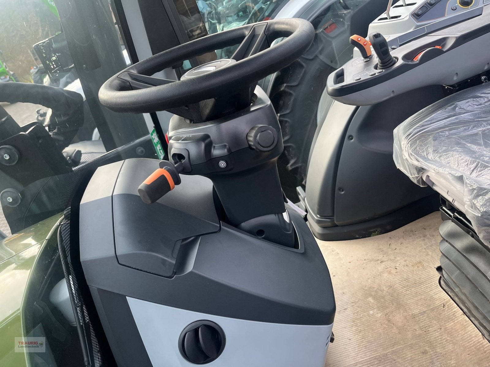 Traktor типа Valtra N155 Aktiv -Forst, Neumaschine в Mainburg/Wambach (Фотография 12)