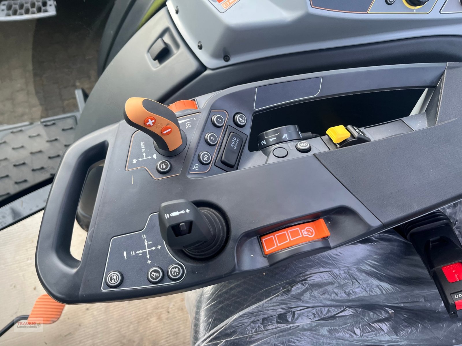 Traktor типа Valtra N155 Aktiv -Forst, Neumaschine в Mainburg/Wambach (Фотография 16)