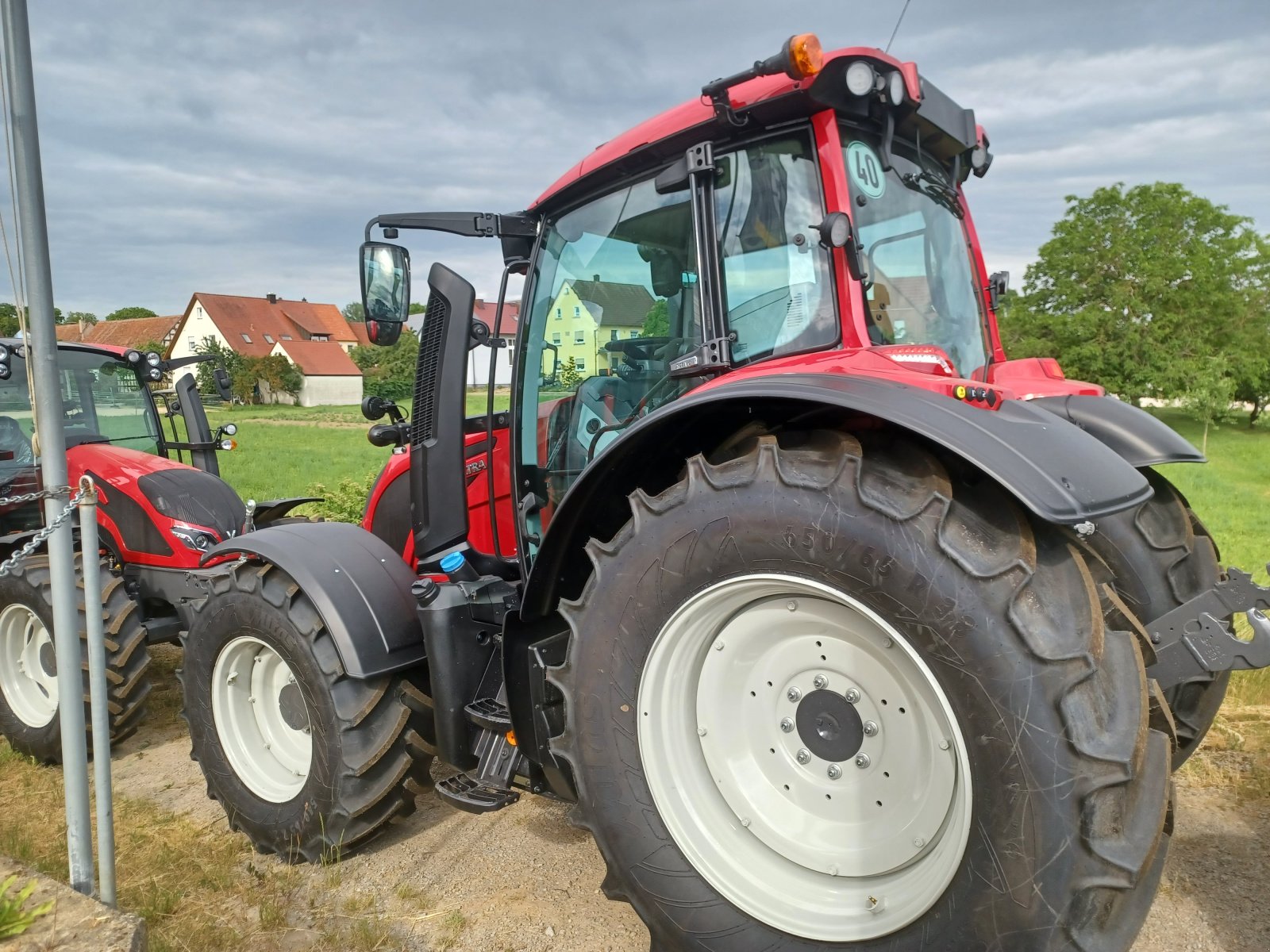 Traktor del tipo Valtra N155 E A, Neumaschine en Uffenheim (Imagen 2)