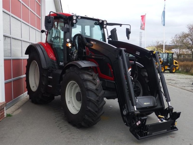 Traktor of the type Valtra N155 E Active, Gebrauchtmaschine in Hobro (Picture 1)