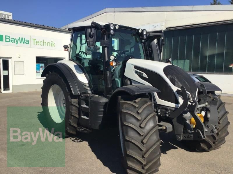 Traktor of the type Valtra N155 EA, Gebrauchtmaschine in Eislingen (Picture 1)