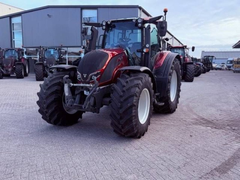 Traktor типа Valtra N155 Ecopower Versu Smart Touch, Gebrauchtmaschine в Marknesse (Фотография 5)