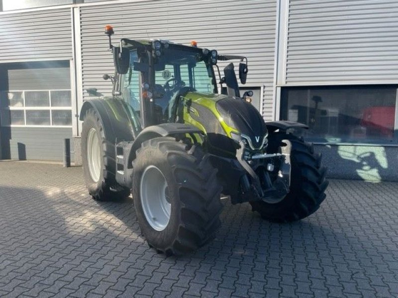 Traktor типа Valtra N155 Versu Smart Touch, Gebrauchtmaschine в Roermond (Фотография 2)