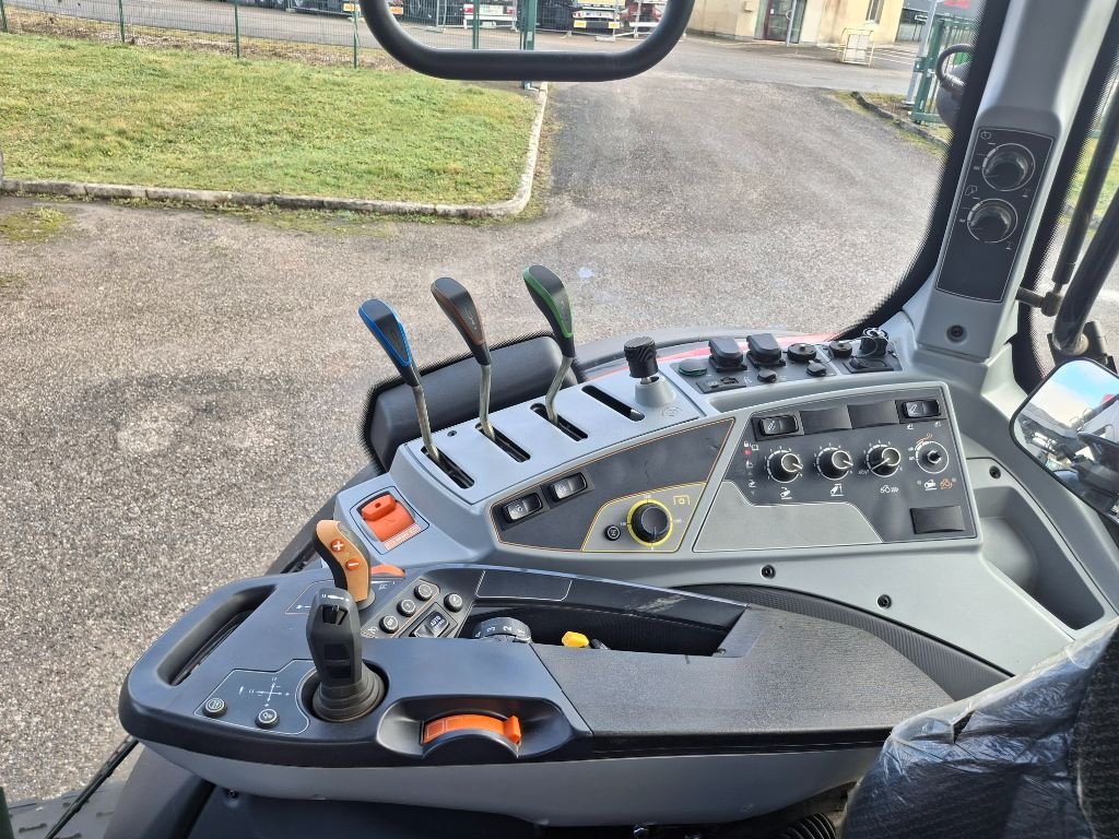 Traktor typu Valtra n155, Gebrauchtmaschine w CHEMAUDIN ET VAUX (Zdjęcie 5)