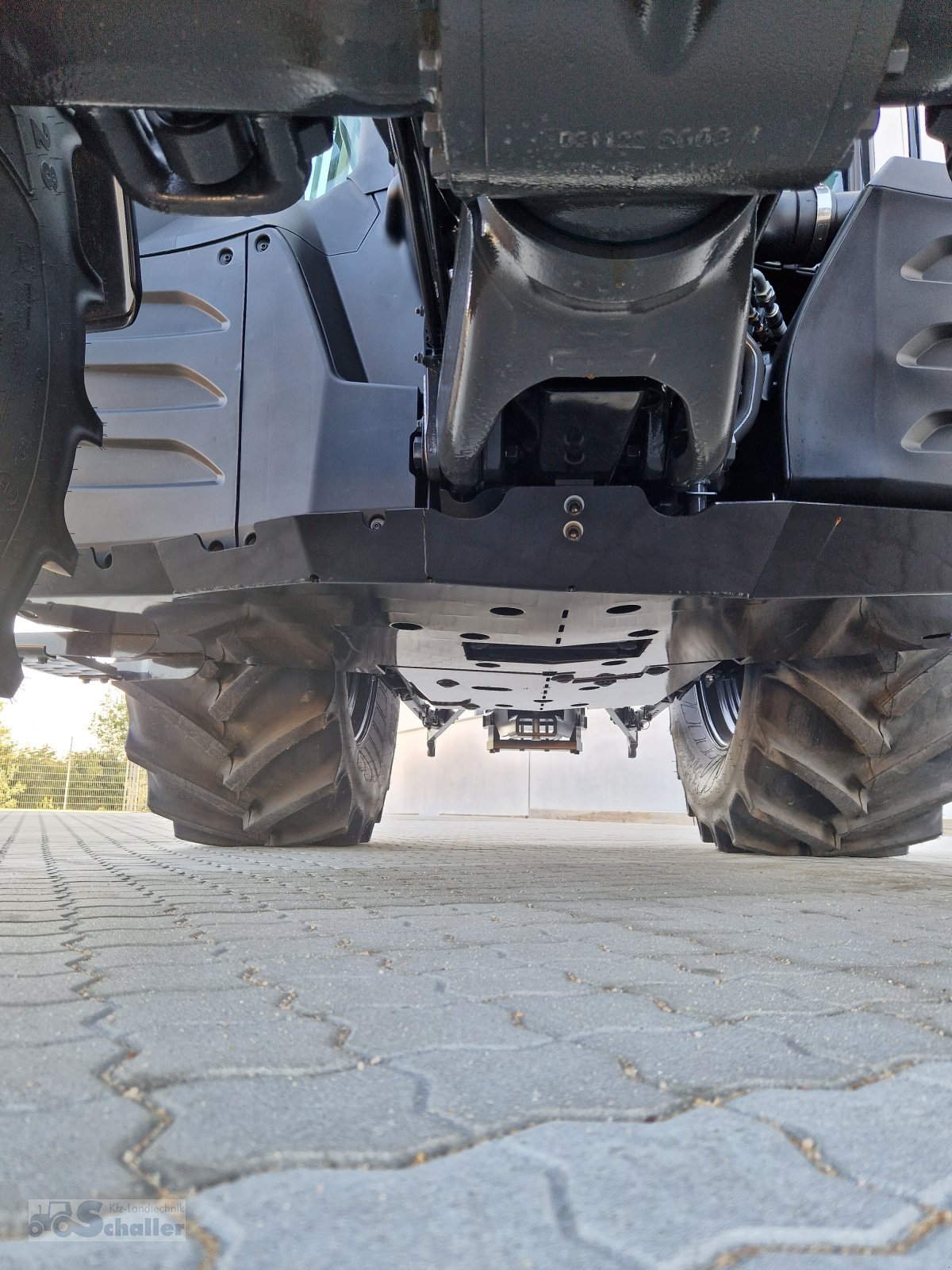 Traktor des Typs Valtra N155e Active, Neumaschine in Monheim (Bild 8)