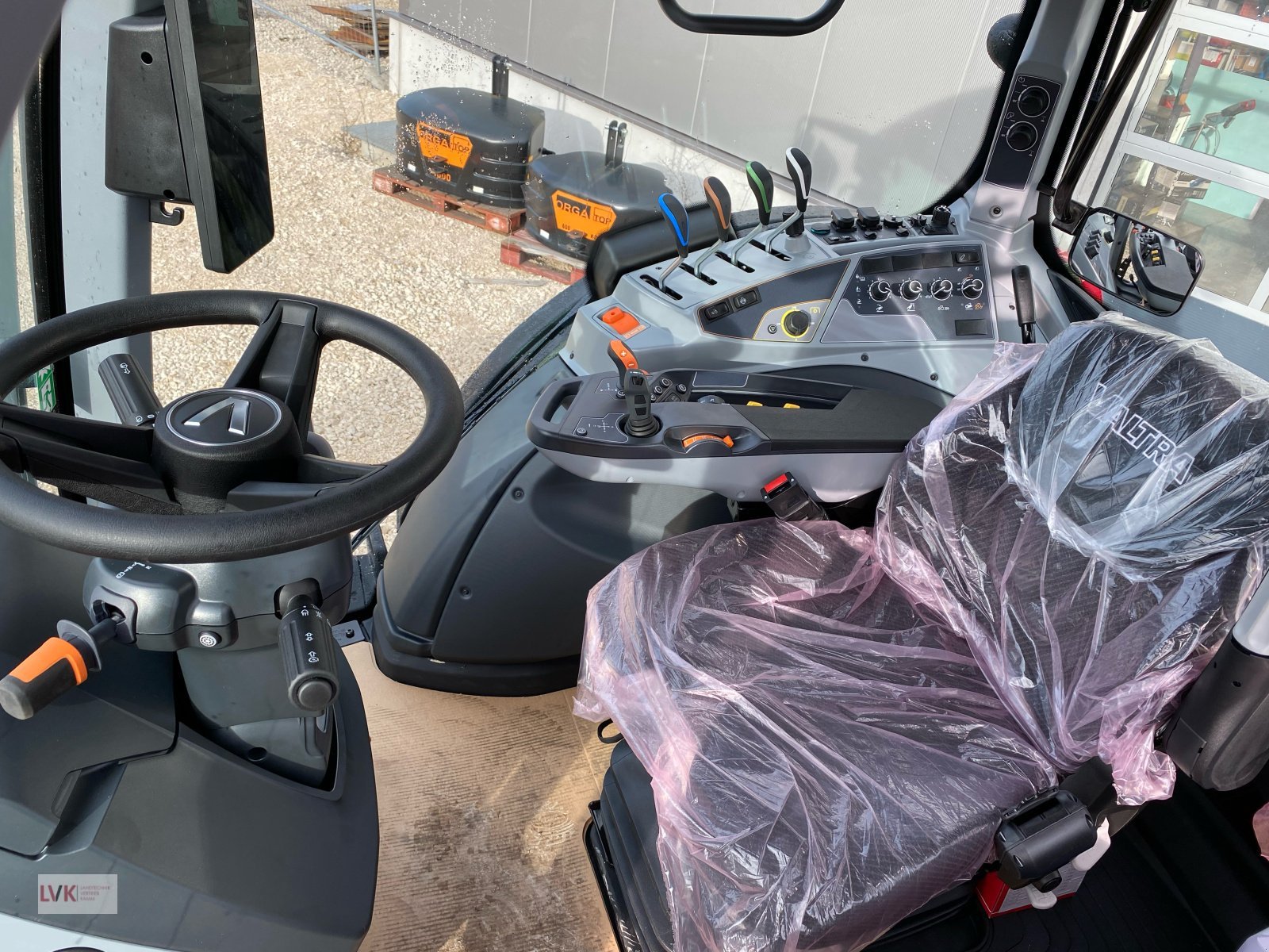 Traktor типа Valtra N155e Active, Neumaschine в Weißenburg (Фотография 12)