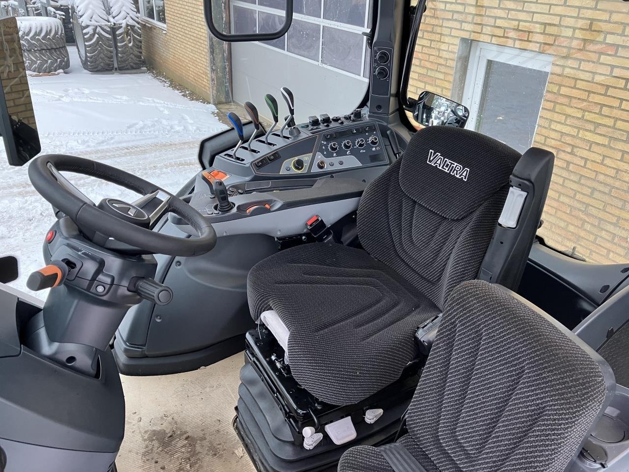 Traktor типа Valtra N155EA 2B1, Gebrauchtmaschine в Egtved (Фотография 14)