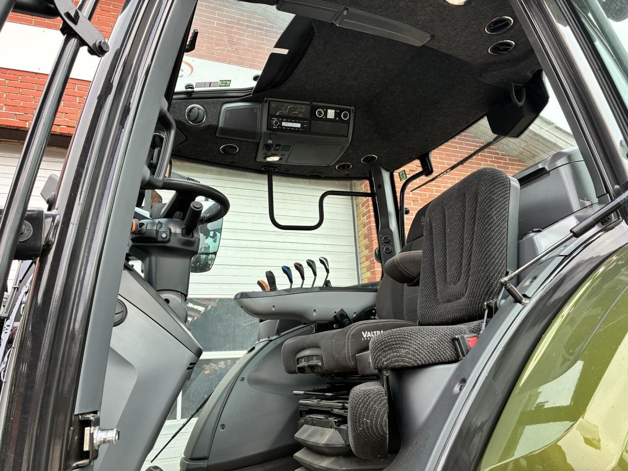 Traktor типа Valtra N155EA 2B1, Gebrauchtmaschine в Ringkøbing (Фотография 2)