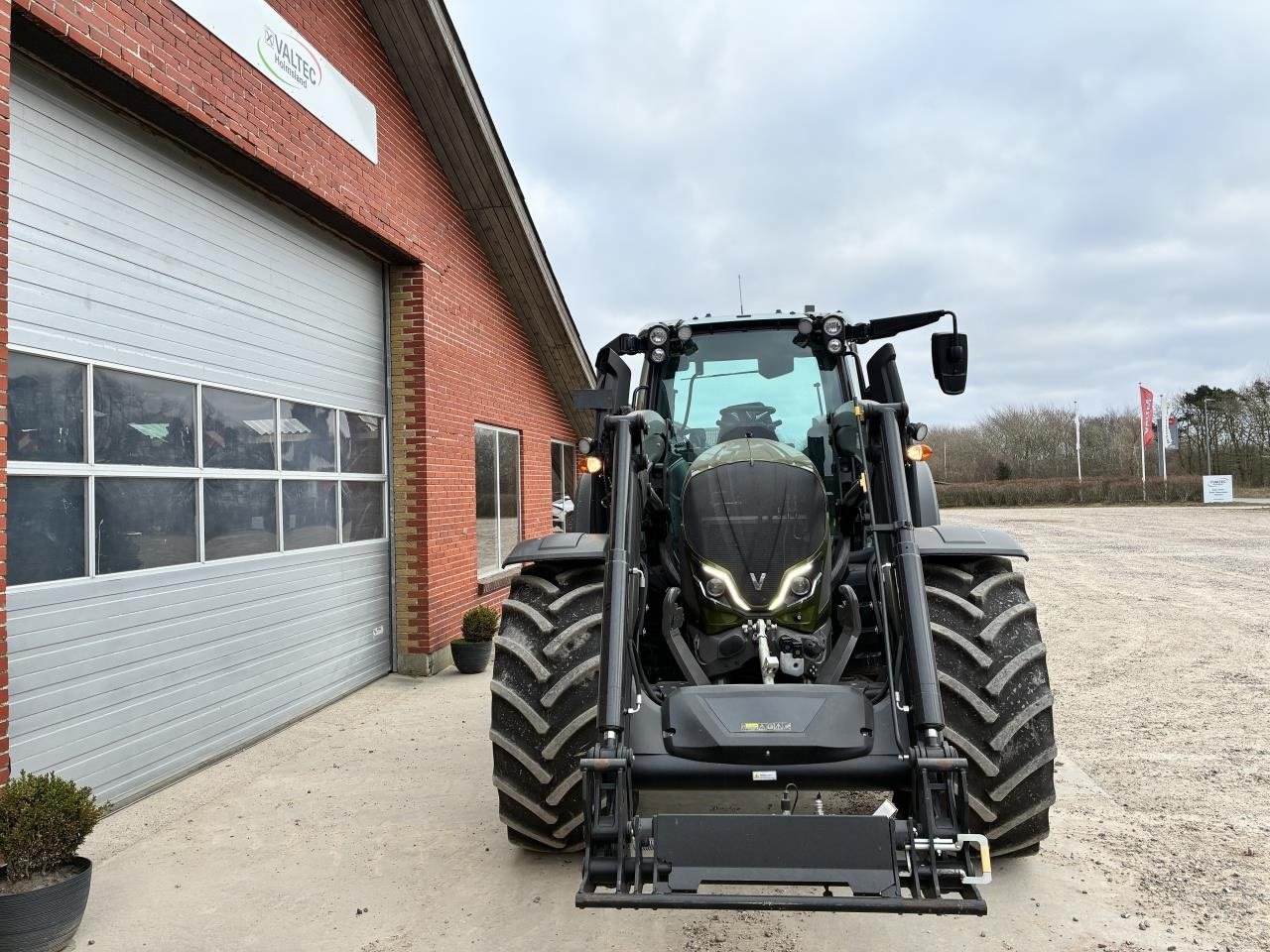 Traktor типа Valtra N155EA 2B1, Gebrauchtmaschine в Ringkøbing (Фотография 11)