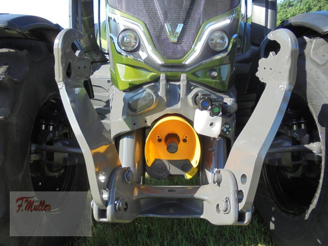 Traktor du type Valtra N155EA, Neumaschine en Taaken (Photo 2)