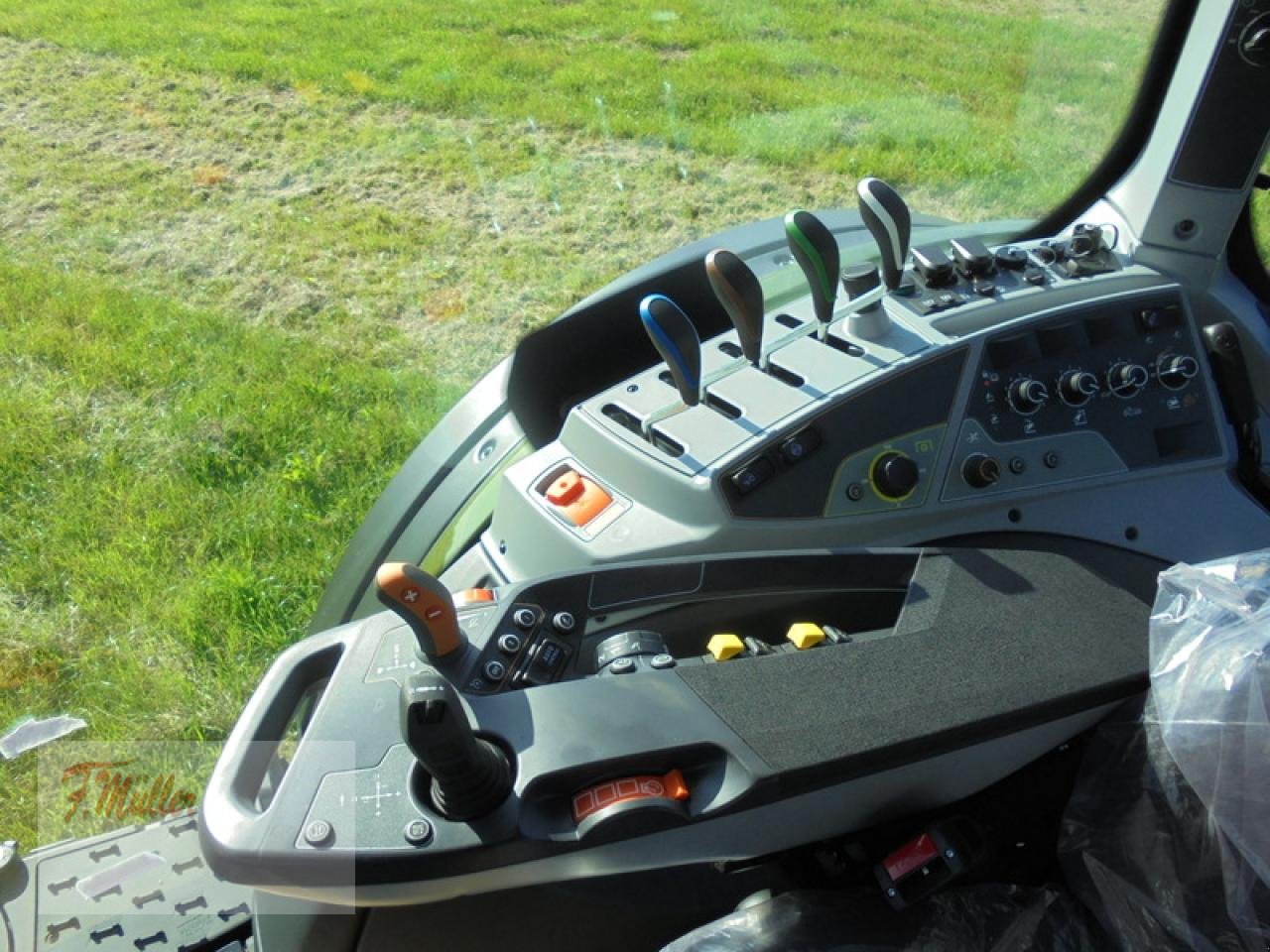 Traktor du type Valtra N155EA, Neumaschine en Taaken (Photo 4)