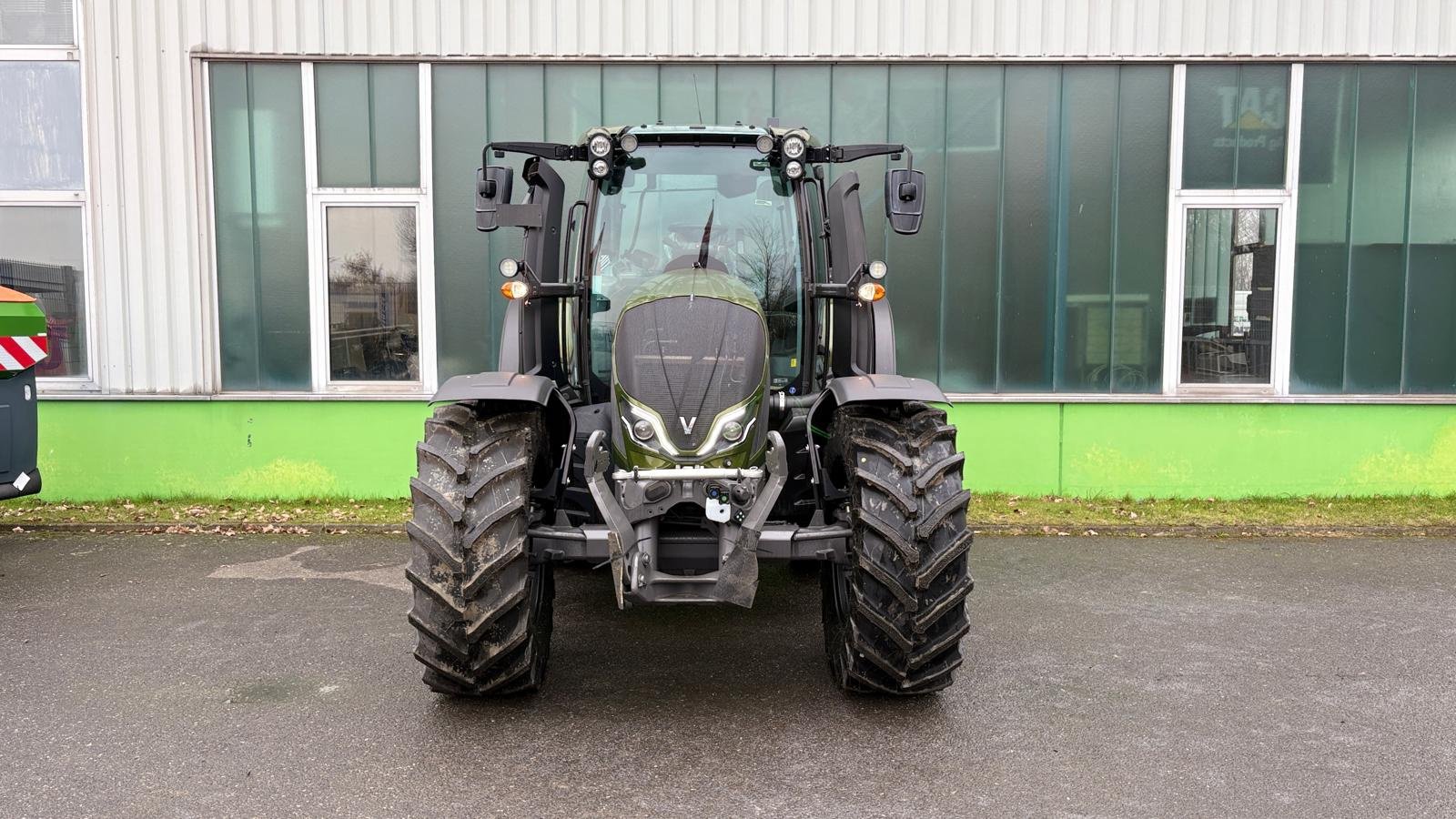 Traktor des Typs Valtra N155EA, Gebrauchtmaschine in Eutin (Bild 3)