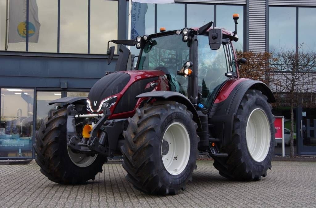 Traktor a típus Valtra N155ED, Neumaschine ekkor: Borne (Kép 1)