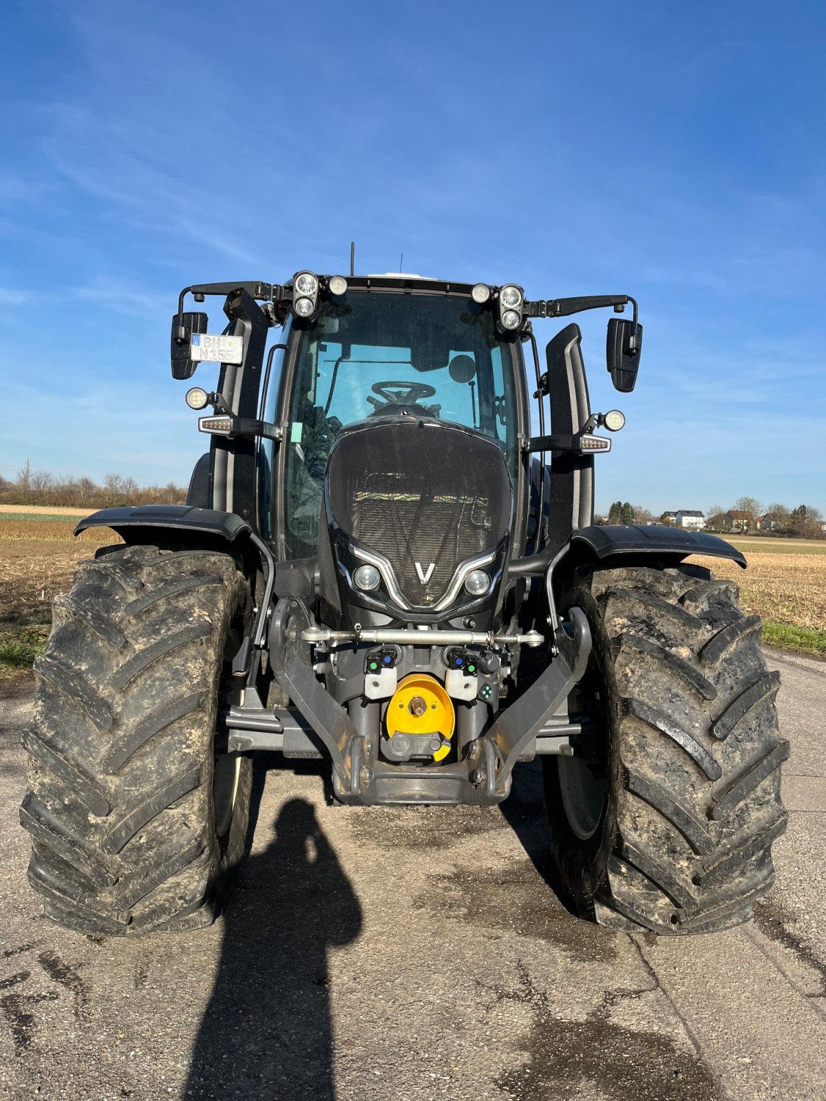 Traktor of the type Valtra N155ED, Neumaschine in Karlsruhe (Picture 3)