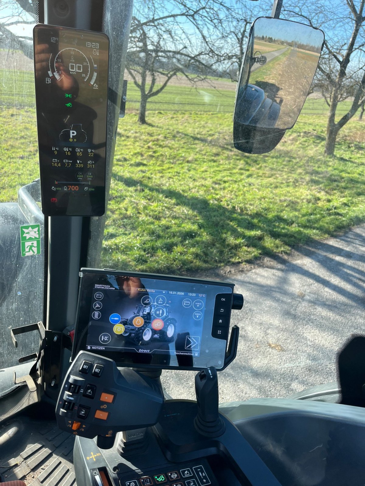 Traktor of the type Valtra N155ED, Neumaschine in Karlsruhe (Picture 8)