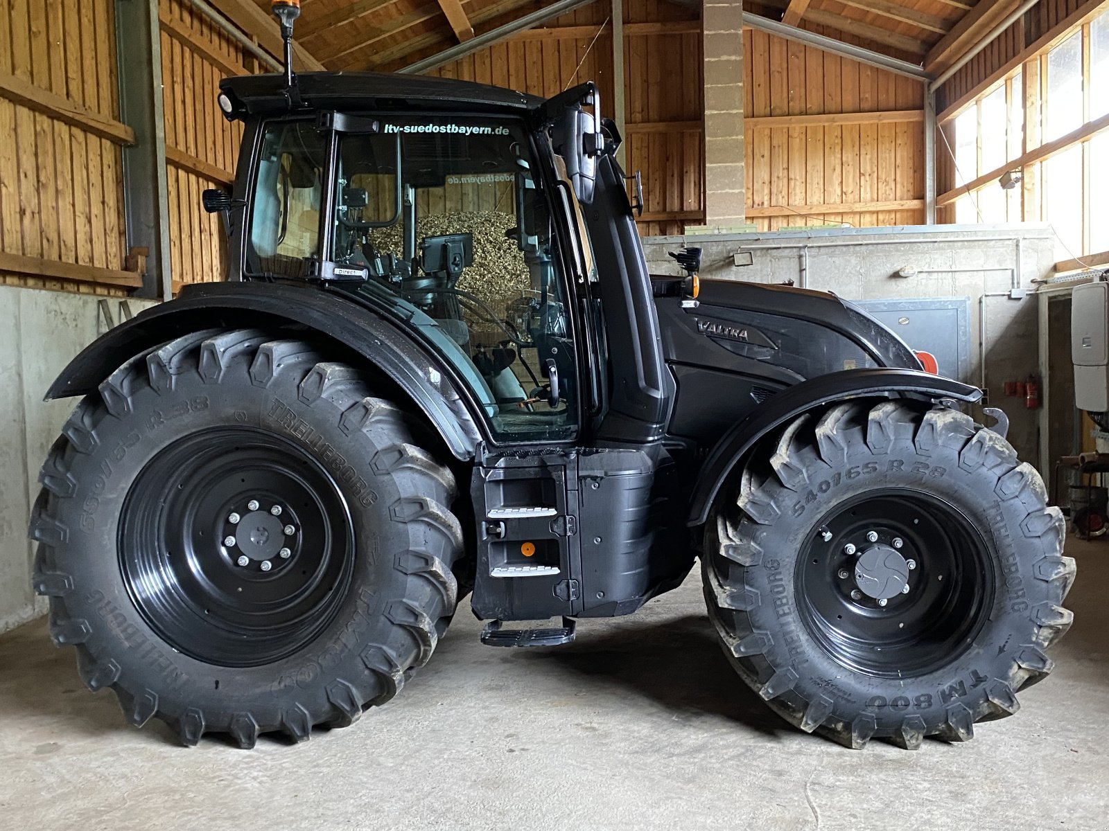 Traktor типа Valtra N155ED, Gebrauchtmaschine в Deggendorf (Фотография 2)