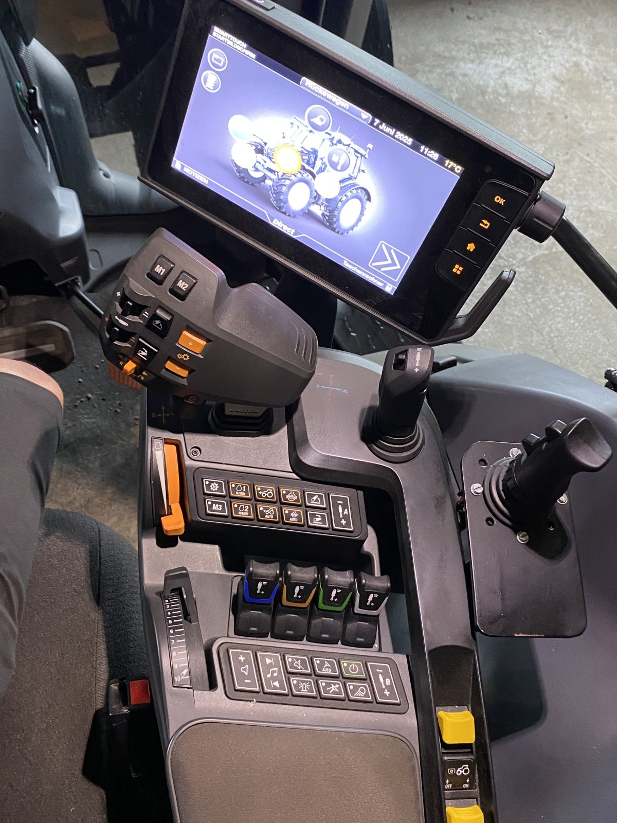 Traktor типа Valtra N155ED, Gebrauchtmaschine в Deggendorf (Фотография 3)