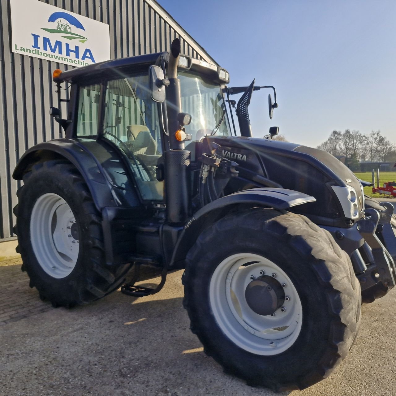 Traktor des Typs Valtra N163 Direct, Gebrauchtmaschine in Daarle (Bild 2)