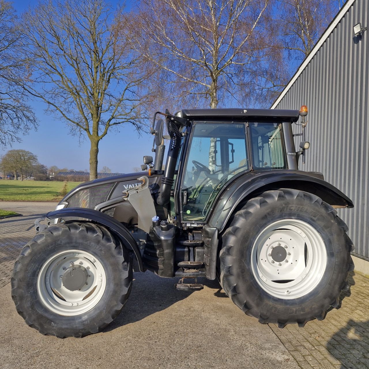 Traktor des Typs Valtra N163 Direct, Gebrauchtmaschine in Daarle (Bild 3)