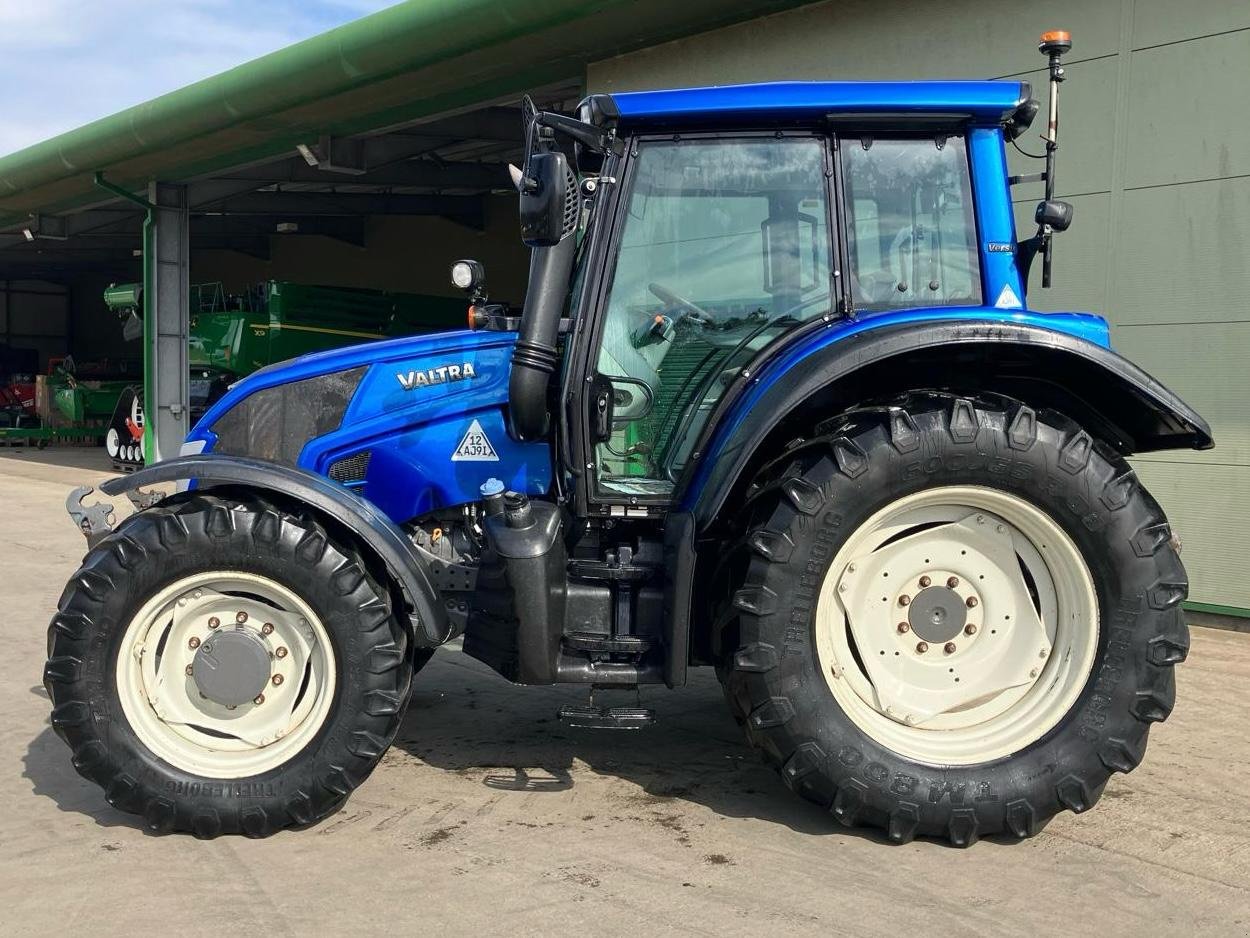 Traktor typu Valtra N163 V, Gebrauchtmaschine w Vorderweissenbach (Zdjęcie 2)