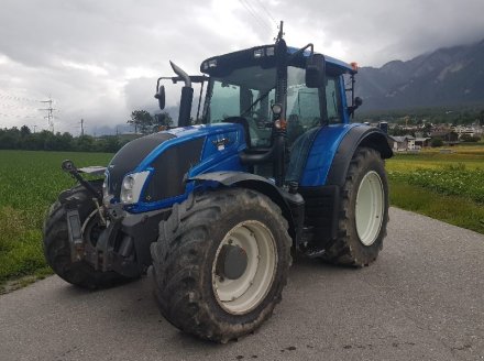 Traktor типа Valtra N163D Traktor, Gebrauchtmaschine в Chur (Фотография 1)
