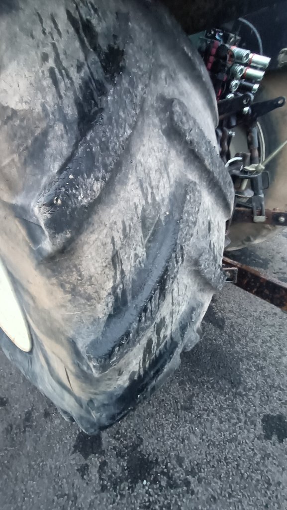 Traktor des Typs Valtra N163D, Gebrauchtmaschine in SAINT-HILAIRE-EN-PUISEAUX (Bild 11)