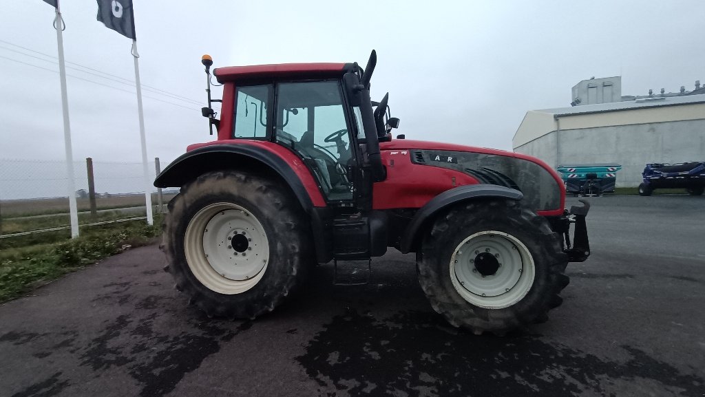 Traktor des Typs Valtra N163D, Gebrauchtmaschine in SAINT-HILAIRE-EN-PUISEAUX (Bild 5)