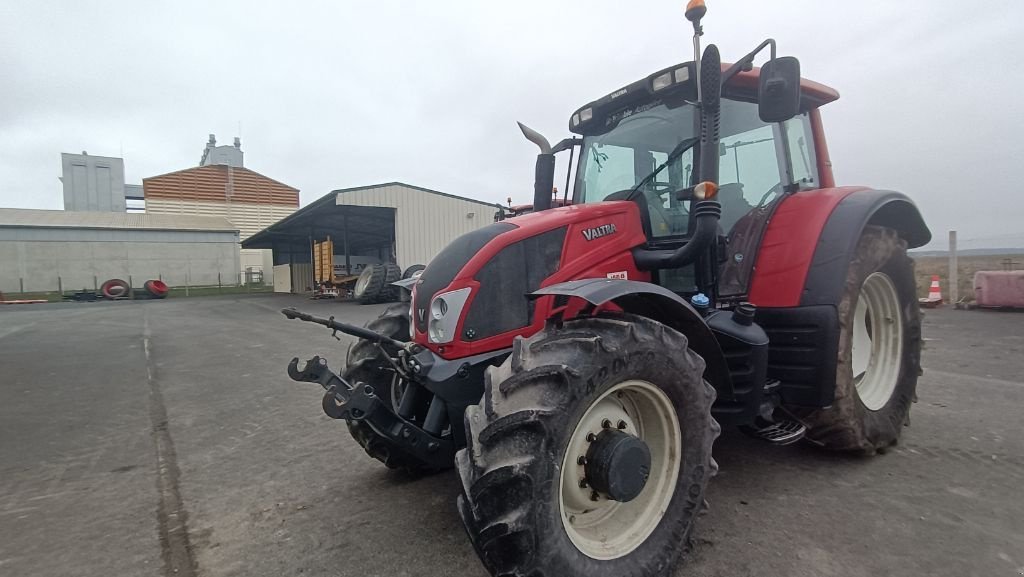Traktor du type Valtra N163D, Gebrauchtmaschine en SAINT-HILAIRE-EN-PUISEAUX (Photo 3)