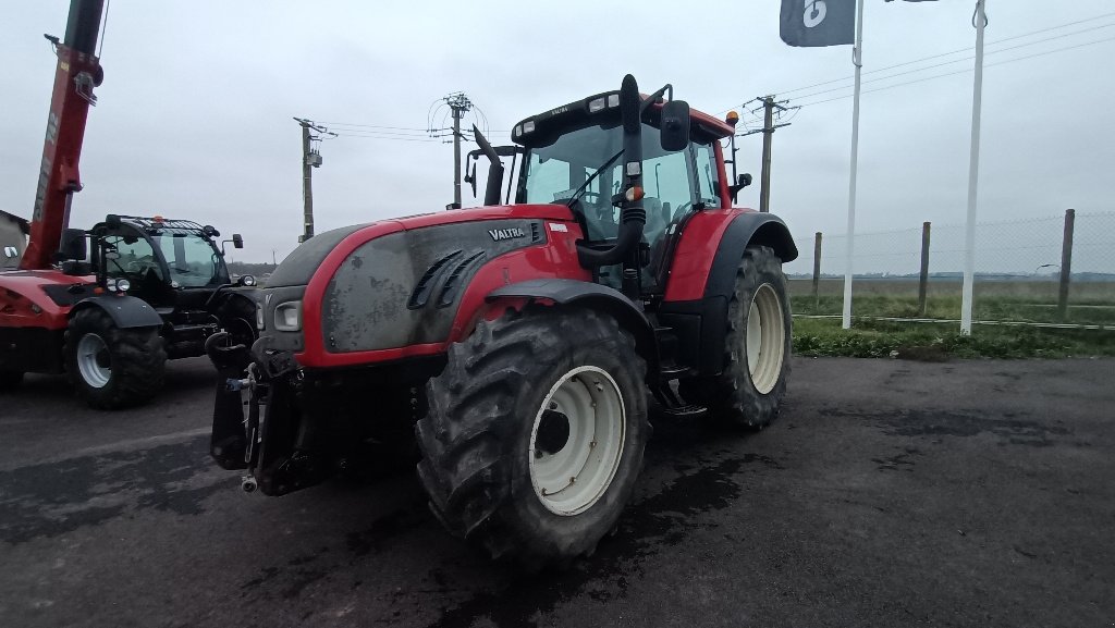 Traktor des Typs Valtra N163D, Gebrauchtmaschine in SAINT-HILAIRE-EN-PUISEAUX (Bild 3)