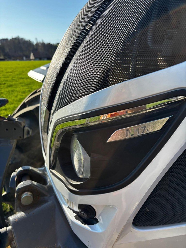 Traktor типа Valtra N174 Active, Gebrauchtmaschine в Morlon (Фотография 10)