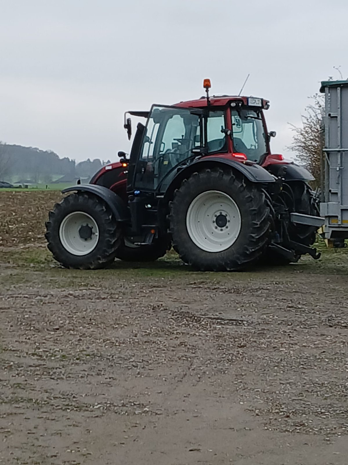 Traktor of the type Valtra N174 D, Gebrauchtmaschine in Viersen (Picture 1)