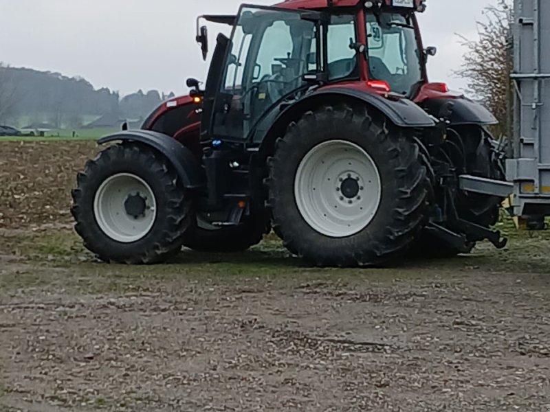 Traktor des Typs Valtra N174 D, Gebrauchtmaschine in Viersen (Bild 1)