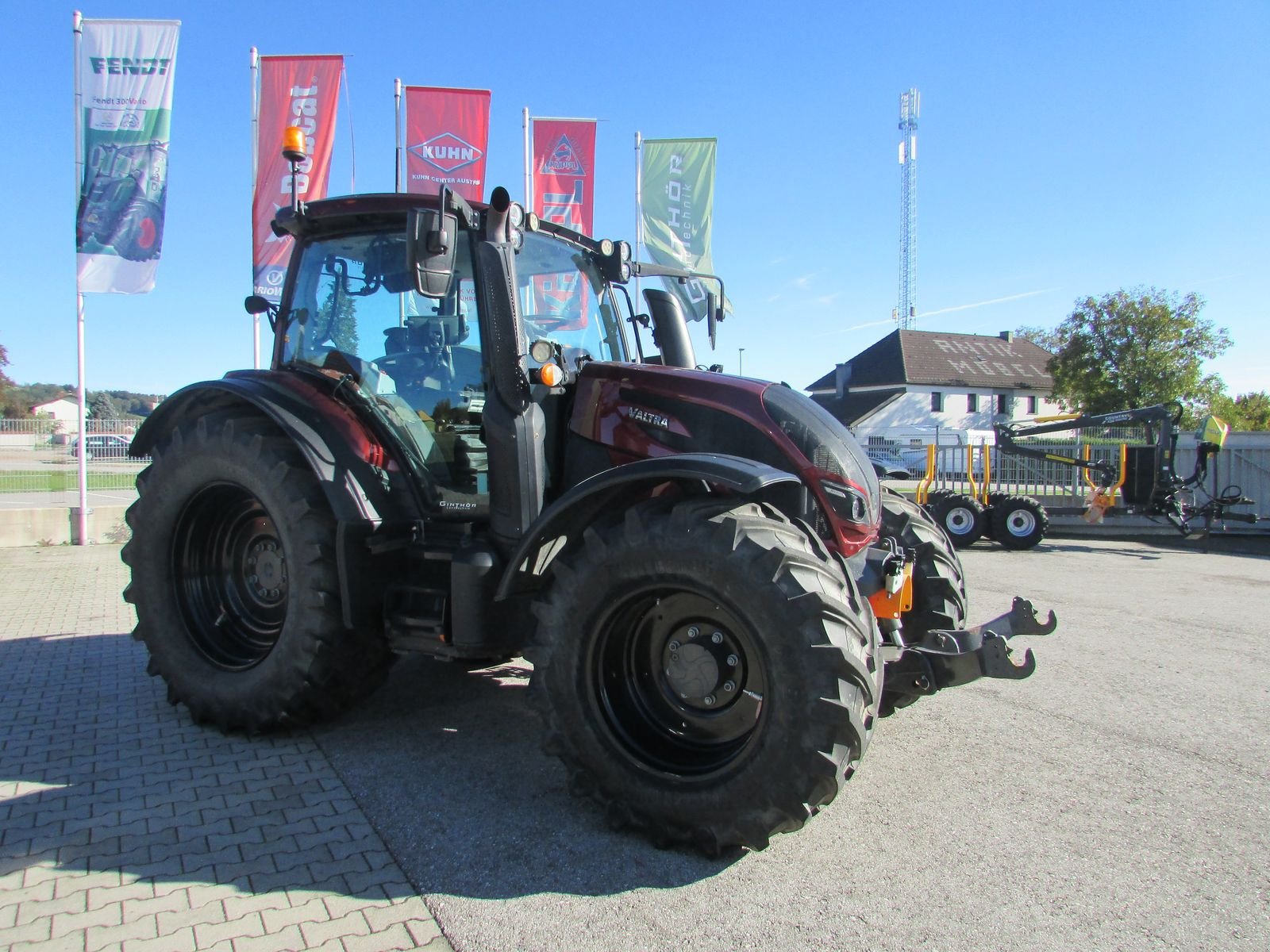 Traktor of the type Valtra N174 Direct (Stufe V), Gebrauchtmaschine in Saxen (Picture 3)