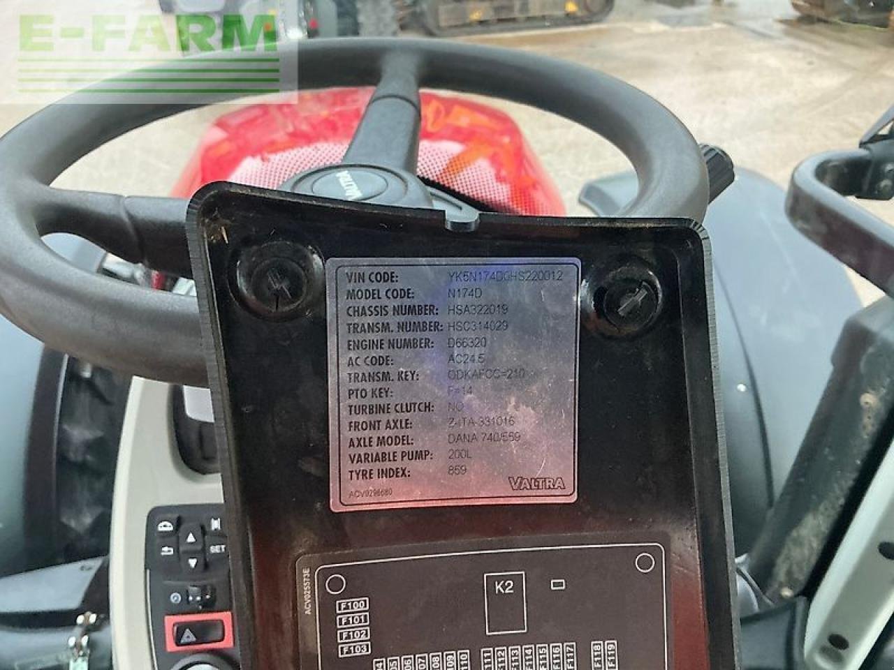 Traktor типа Valtra n174 direct tractor (st25535) Direct, Gebrauchtmaschine в SHAFTESBURY (Фотография 20)