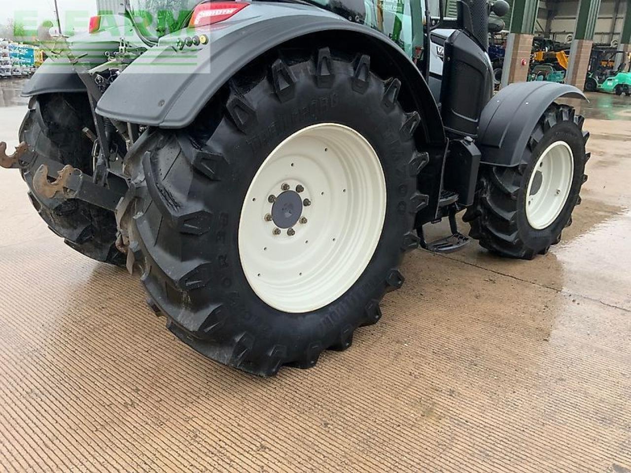 Traktor типа Valtra n174 direct unlimited tractor (st25339) Direct, Gebrauchtmaschine в SHAFTESBURY (Фотография 12)