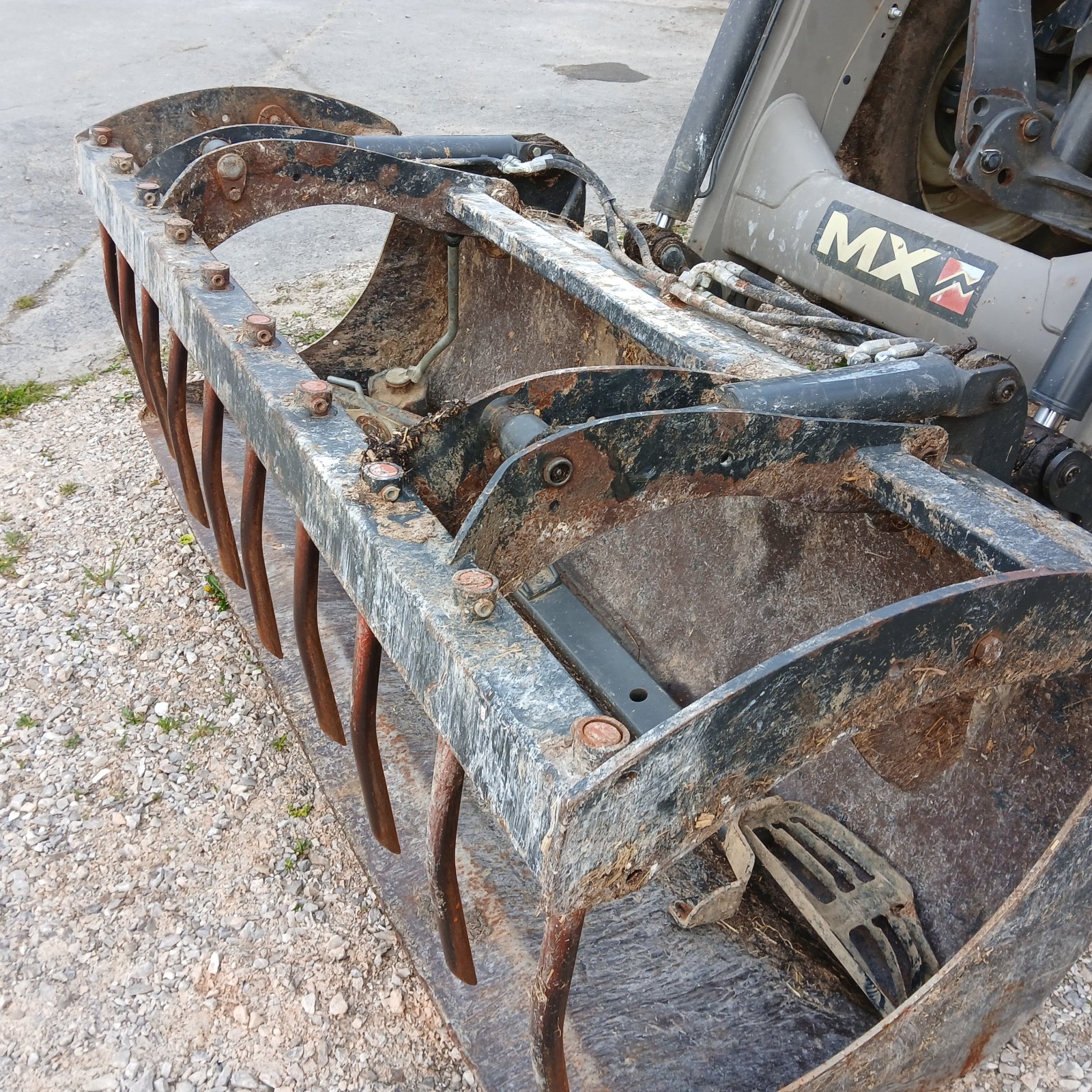 Traktor of the type Valtra N174, Gebrauchtmaschine in HERLIN LE SEC (Picture 5)