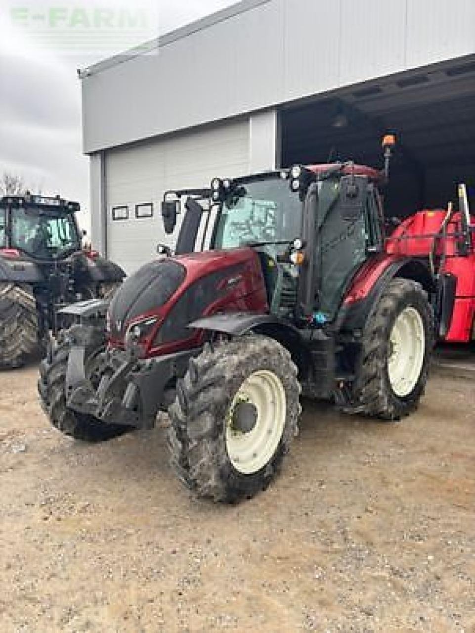 Traktor типа Valtra n174d, Gebrauchtmaschine в MONFERRAN (Фотография 9)