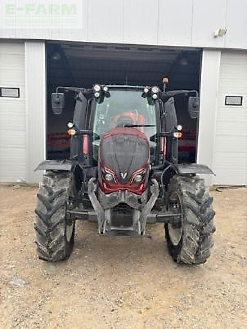 Traktor типа Valtra n174d, Gebrauchtmaschine в MONFERRAN (Фотография 13)