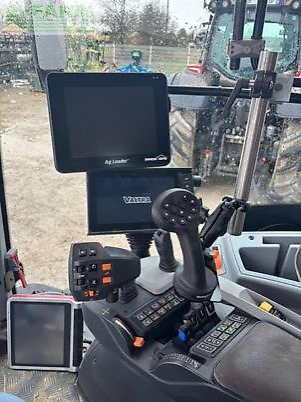 Traktor типа Valtra n174d, Gebrauchtmaschine в MONFERRAN (Фотография 14)