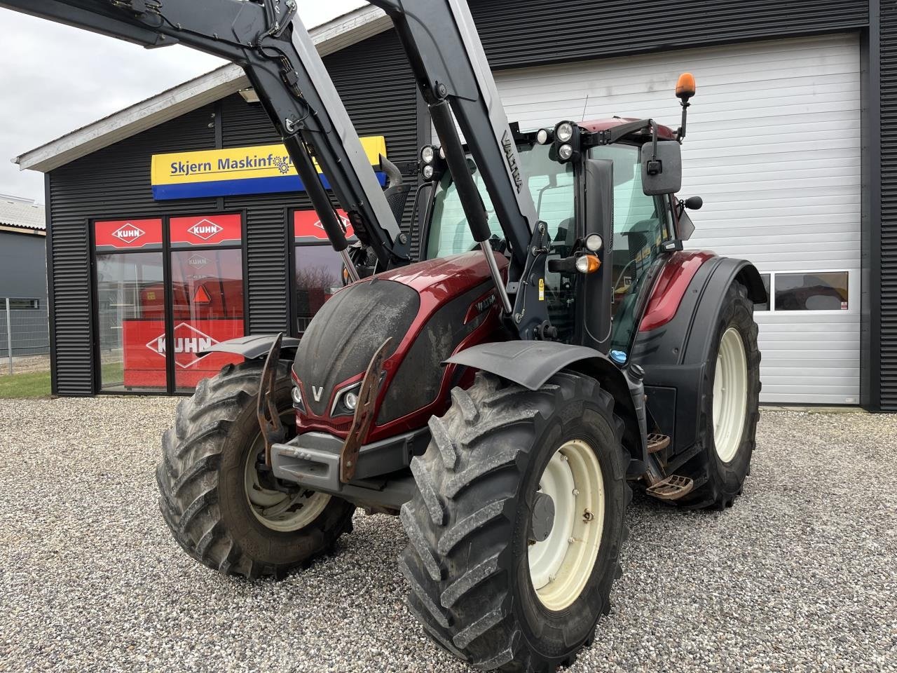 Traktor типа Valtra N174S, Gebrauchtmaschine в Skjern (Фотография 2)