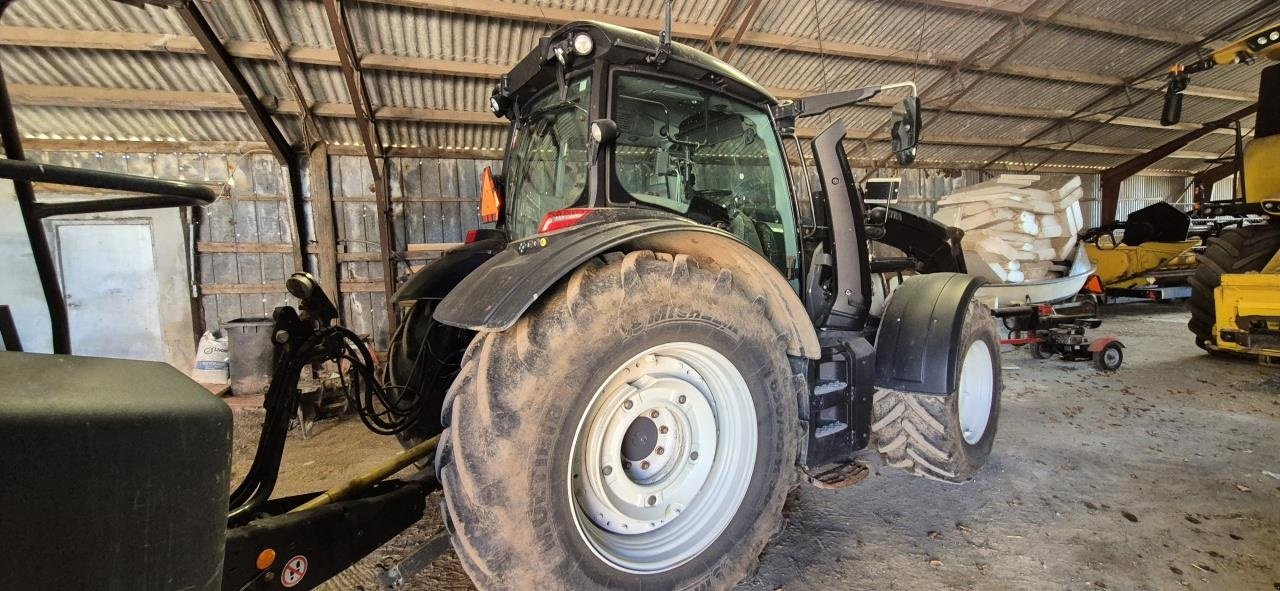 Traktor des Typs Valtra N174V M/G6S LÆSSER, Gebrauchtmaschine in Ringkøbing (Bild 3)
