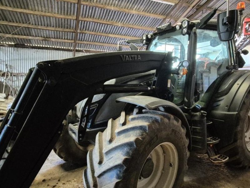Traktor des Typs Valtra N174V M/G6S LÆSSER, Gebrauchtmaschine in Ringkøbing (Bild 1)