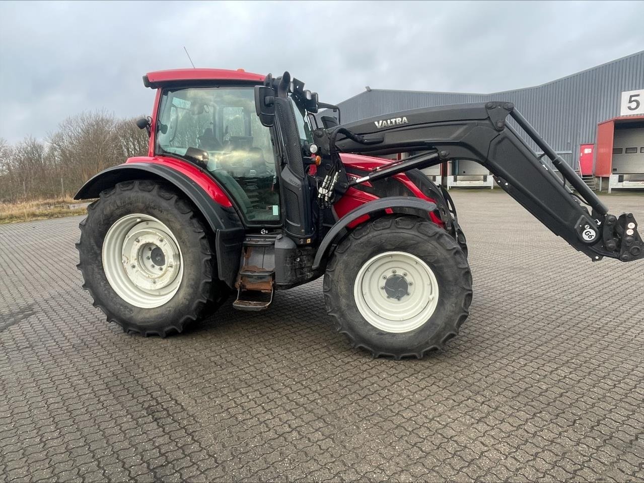 Traktor типа Valtra N174V, Gebrauchtmaschine в Skanderborg (Фотография 6)