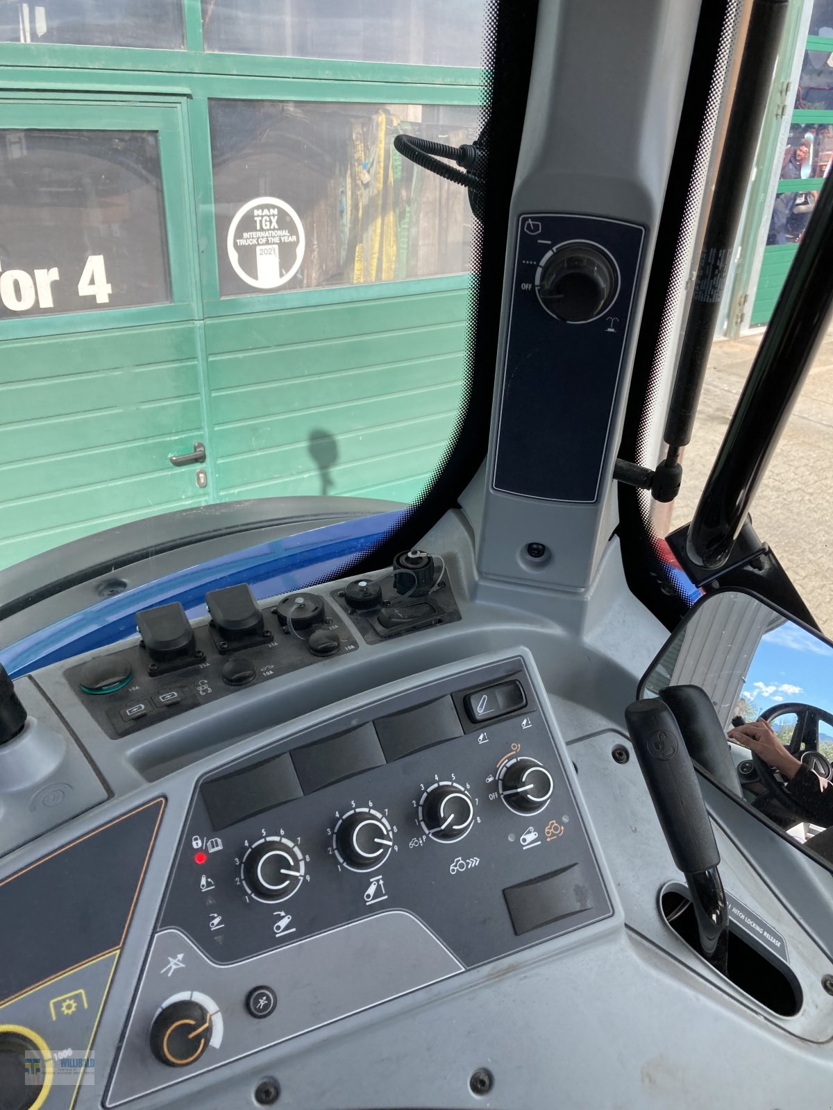 Traktor του τύπου Valtra N175 Active, Neumaschine σε Wackersberg (Φωτογραφία 13)