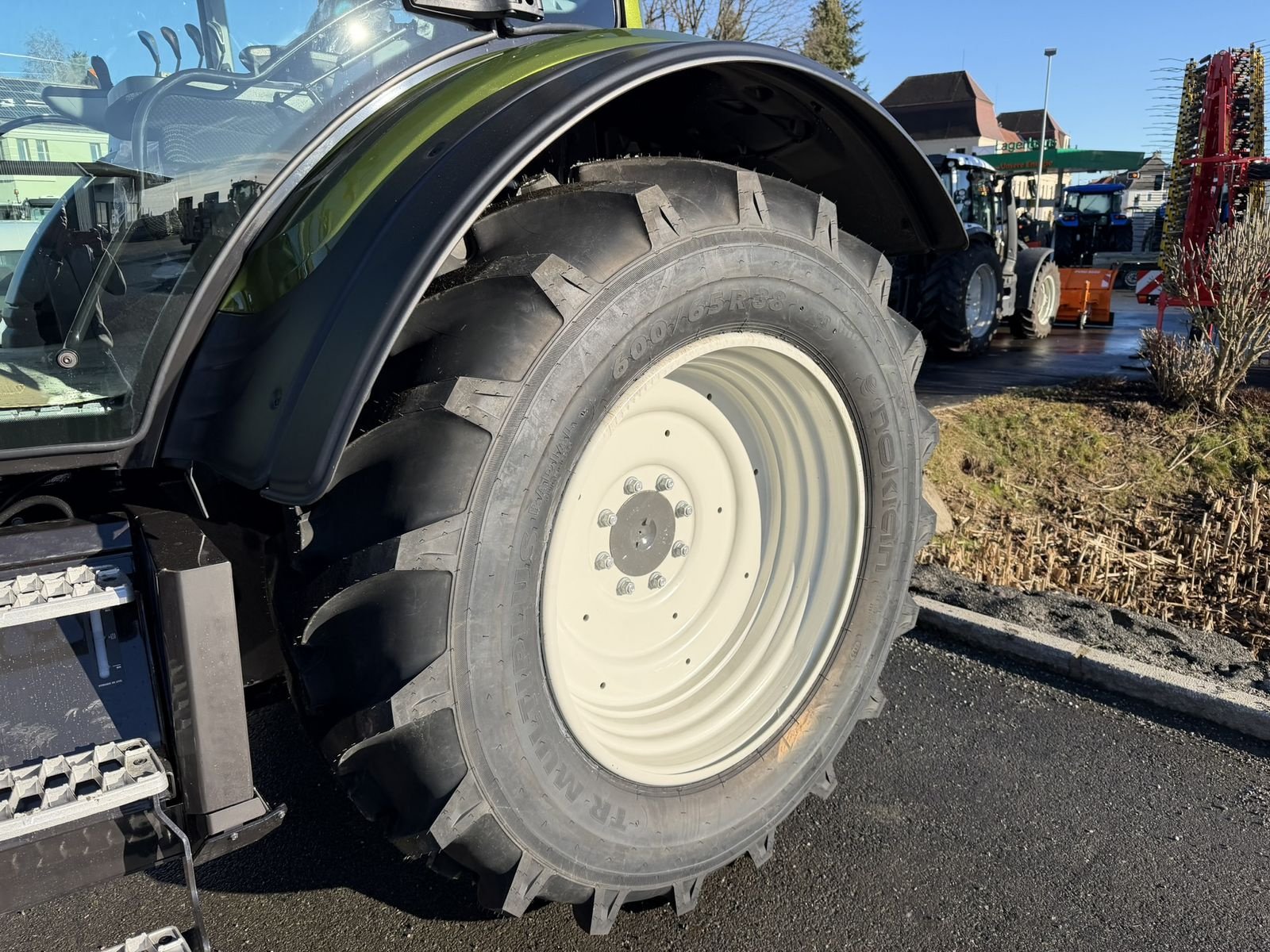 Traktor des Typs Valtra N175 Active, Neumaschine in Göpfritz (Bild 7)