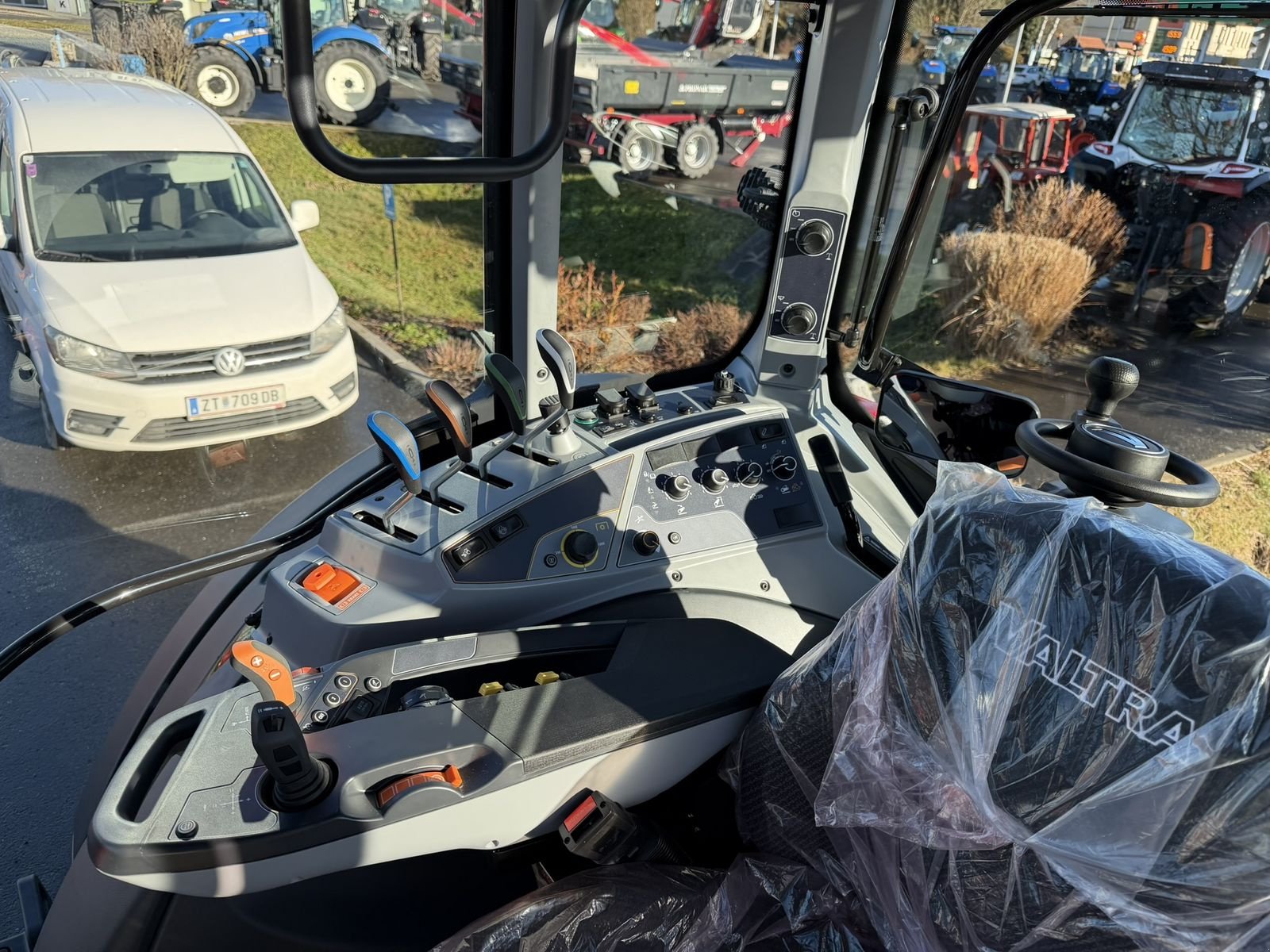 Traktor des Typs Valtra N175 Active, Neumaschine in Göpfritz (Bild 12)